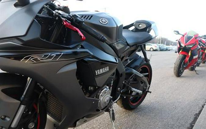 2016 Yamaha YZF-R1S