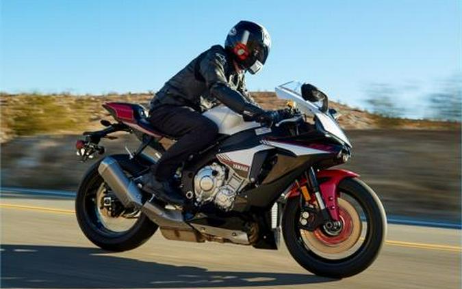 2016 Yamaha YZF-R1S