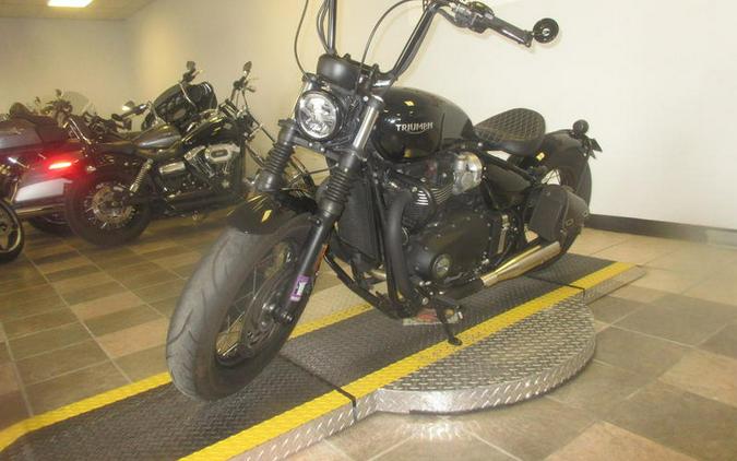 2020 Triumph Bonneville Bobber Black Jet Black