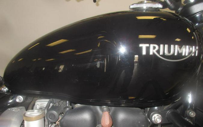 2020 Triumph Bonneville Bobber Black Jet Black