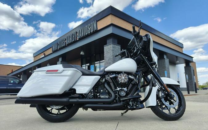 2020 Harley-Davidson® Street Glide® Special Stone Washed White Pearl