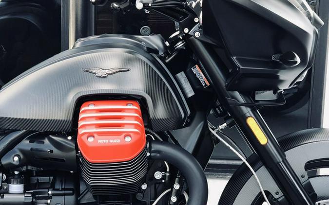 2017 Moto Guzzi MGX-21