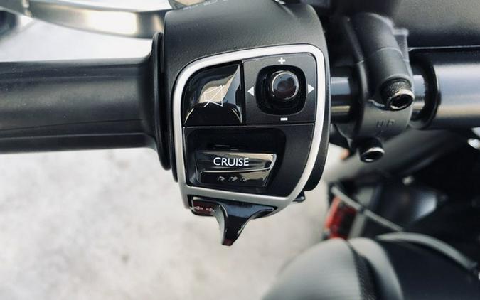 2017 Moto Guzzi MGX-21