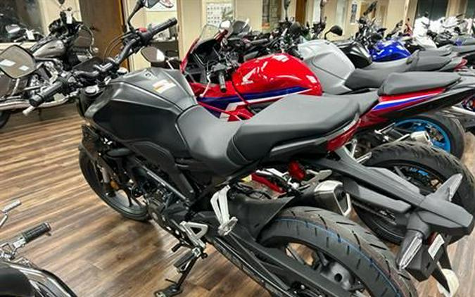 2025 Honda CB300R ABS