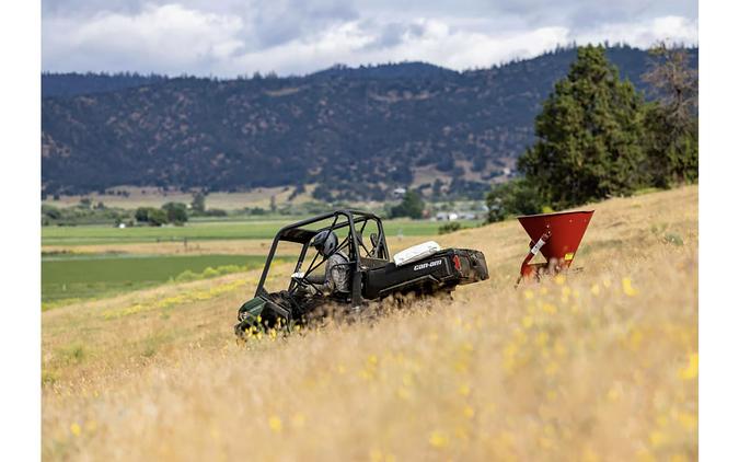 2025 Can-Am Defender HD7