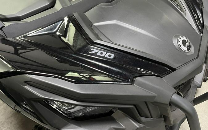 2025 Can-Am Maverick Trail DPS 700