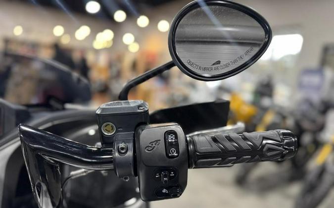 2020 Indian Motorcycle® Challenger Dark Horse White Smoke