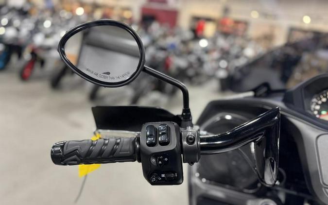 2020 Indian Motorcycle® Challenger Dark Horse White Smoke