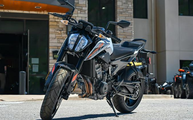 2023 KTM 790 Duke