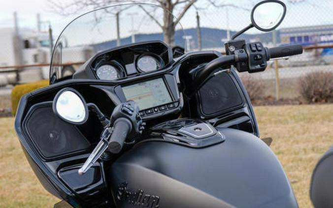 2024 Indian Motorcycle® Pursuit® Dark Horse® with PowerBand Audio Package Black Smoke