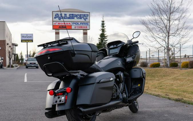 2024 Indian Motorcycle® Pursuit® Dark Horse® with PowerBand Audio Package Black Smoke