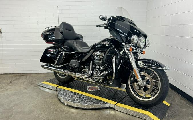 2019 Harley-Davidson Electra Glide Ultra Classic BLACK W/PINSTRI