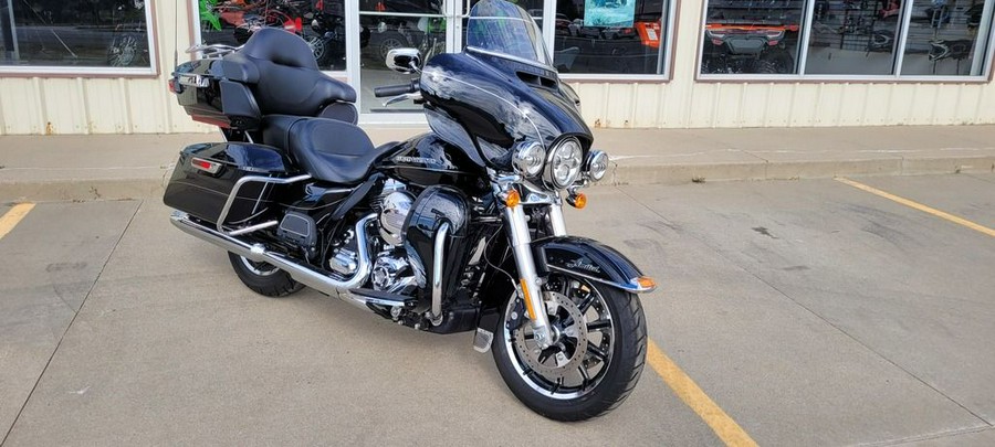 2015 Harley-Davidson® FLHTCU - Electra Glide® Ultra Classic®