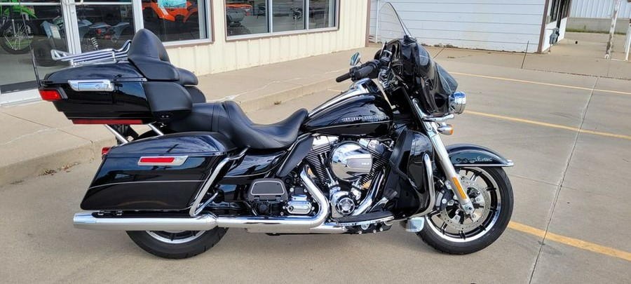 2015 Harley-Davidson® FLHTCU - Electra Glide® Ultra Classic®