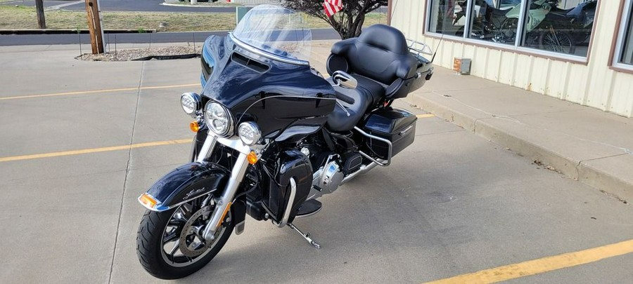 2015 Harley-Davidson® FLHTCU - Electra Glide® Ultra Classic®