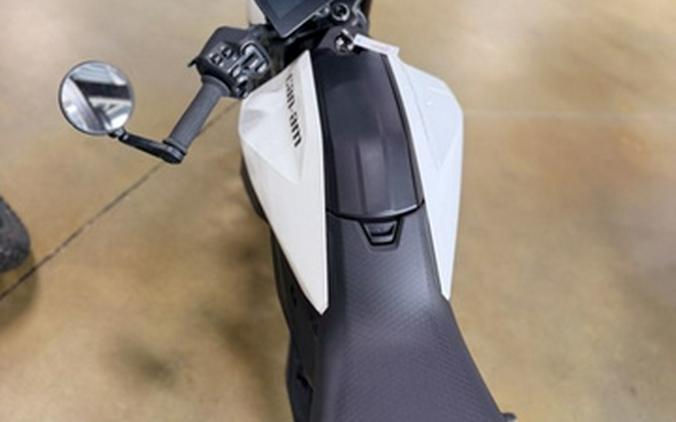 2025 Can-Am Pulse White