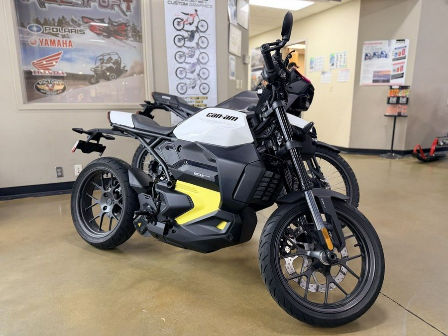 2025 Can-Am Pulse White