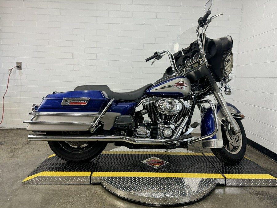 2007 Harley-Davidson® Electra Glide® Ultra Classic® COBALT/PEWTER W/PINSTRIPE