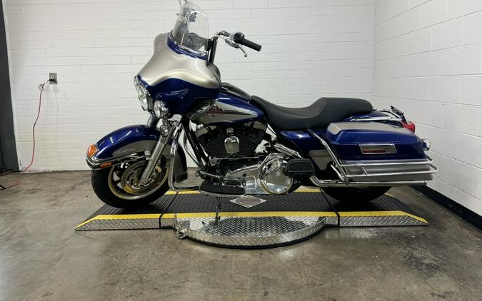 2007 Harley-Davidson® Electra Glide® Ultra Classic® COBALT/PEWTER W/PINSTRIPE