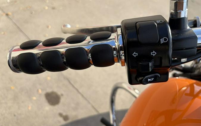 2021 Kawasaki Vulcan 900 Custom