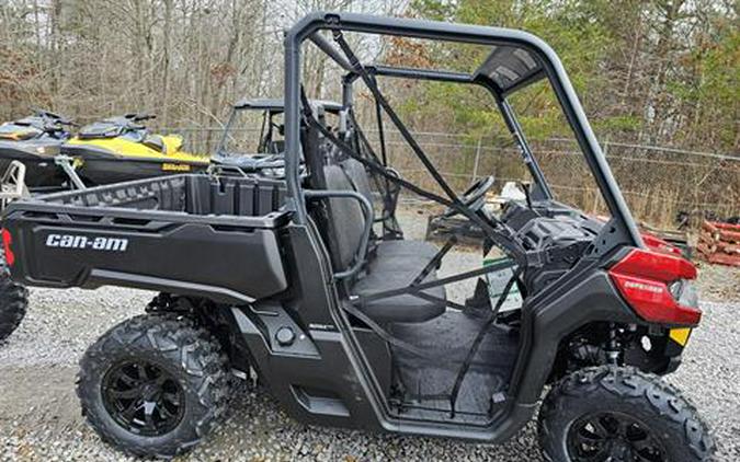 2024 Can-Am Defender DPS HD9