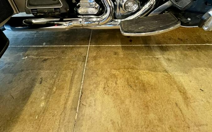 2018 Harley-Davidson Tri Glide Ultra Silver Fortune/Sumatra Brown