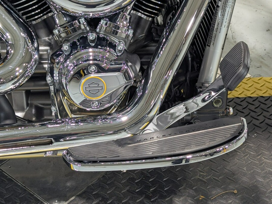 2025 Harley-Davidson® Fat Boy® Gray Ghost Reflection