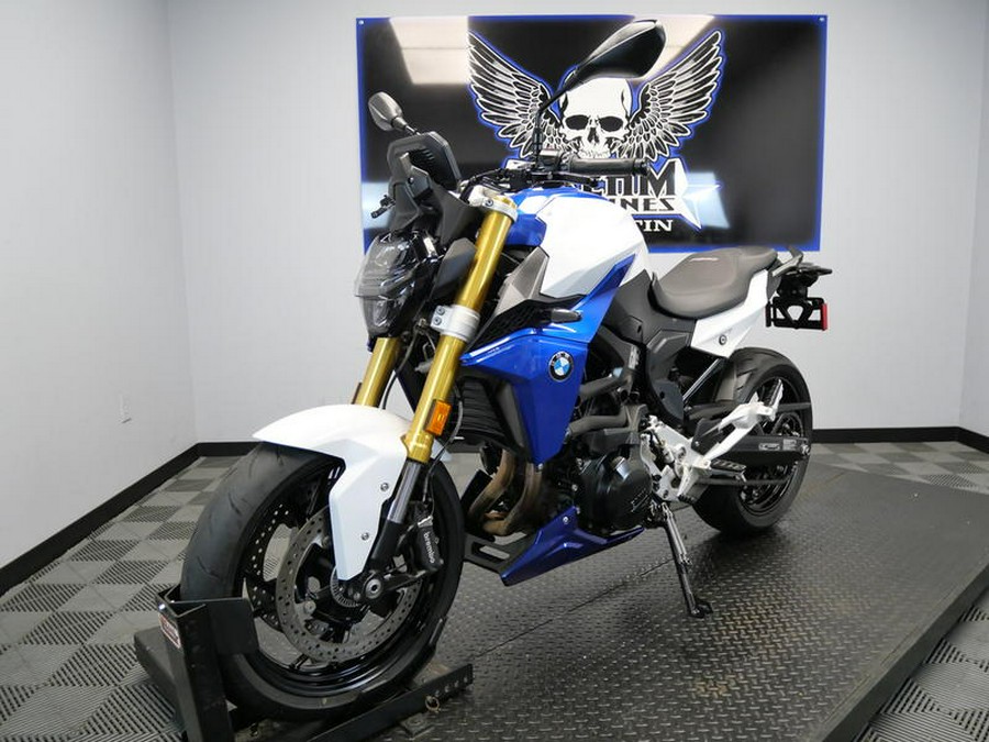 2023 BMW F 900 R Premium