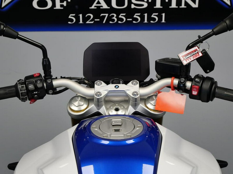 2023 BMW F 900 R Premium