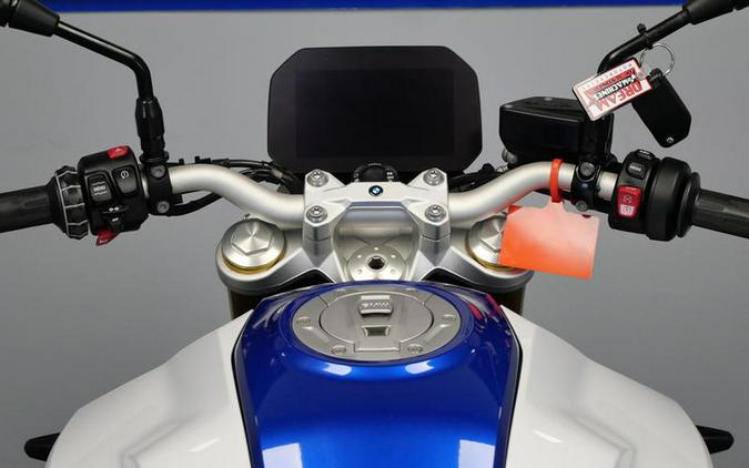 2023 BMW F 900 R Premium