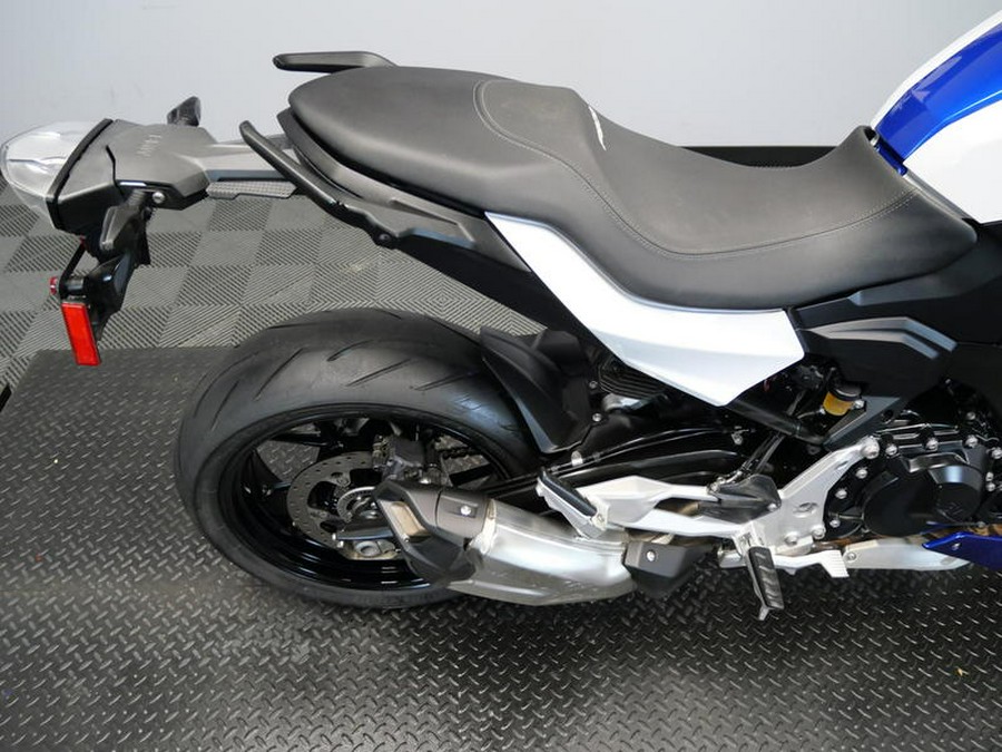 2023 BMW F 900 R Premium