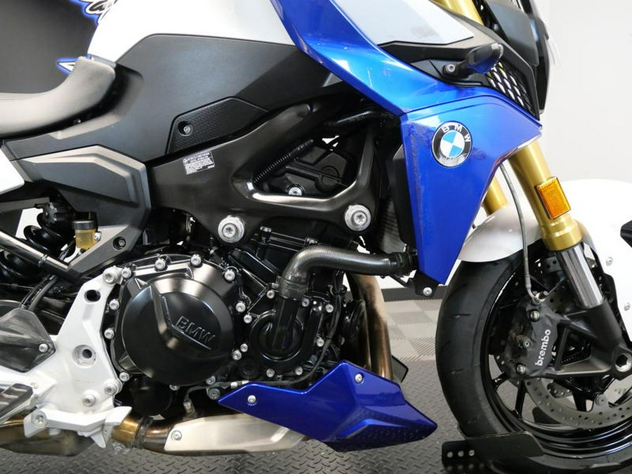 2023 BMW F 900 R Premium