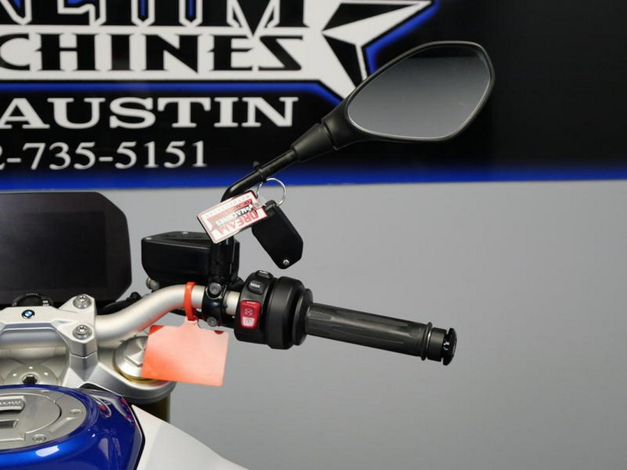 2023 BMW F 900 R Premium