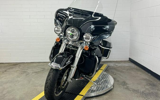 2019 Harley-Davidson Electra Glide Ultra Classic BLACK W/PINSTRI