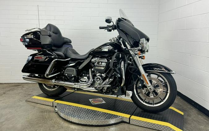 2019 Harley-Davidson Electra Glide Ultra Classic BLACK W/PINSTRI