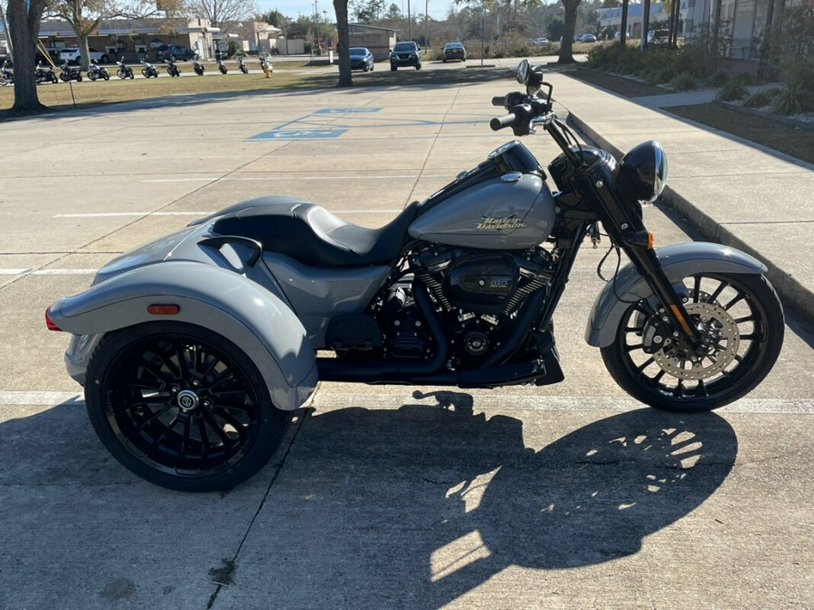 2024 Harley-Davidson® Freewheeler® Billiard Grey