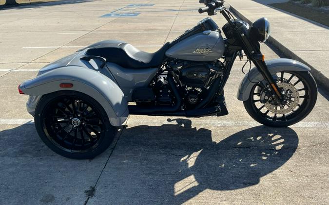 2024 Harley-Davidson® Freewheeler® Billiard Grey