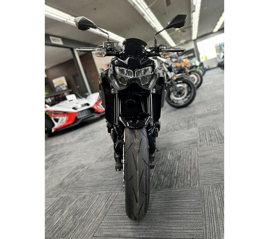 2024 Kawasaki Z900 ABS Metallic Spark Black/Metallic Matte Dark Gray