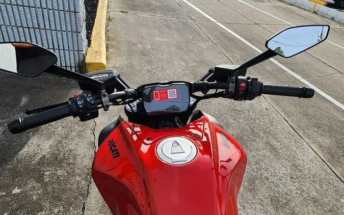 2025 Ducati Diavel V4 Ducati Red V4