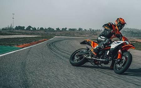 2026 KTM SMC 390 R
