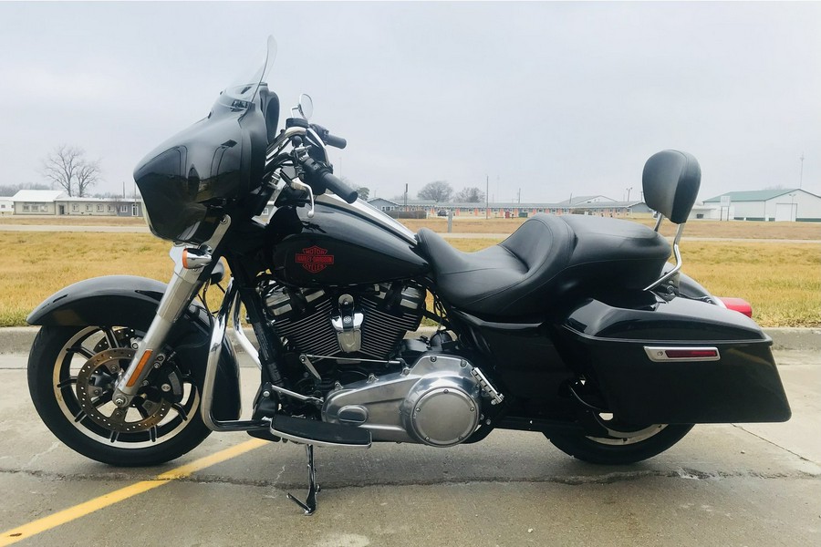 2022 Harley-Davidson® FLHT