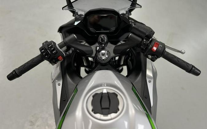 2024 Kawasaki Ninja® 7 Hybrid ABS