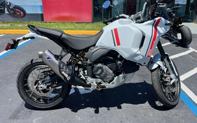 2023 Ducati DesertX Star White Silk