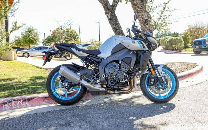New 2025 YAMAHA MT10