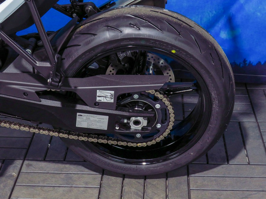 2027 KTM 990 DUKE