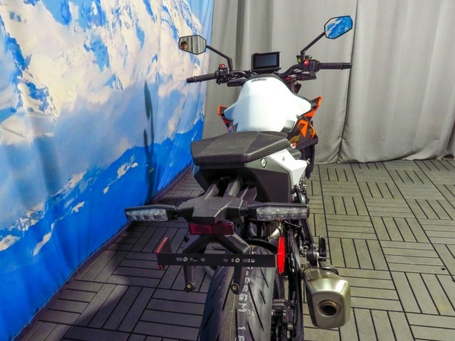 2027 KTM 990 DUKE