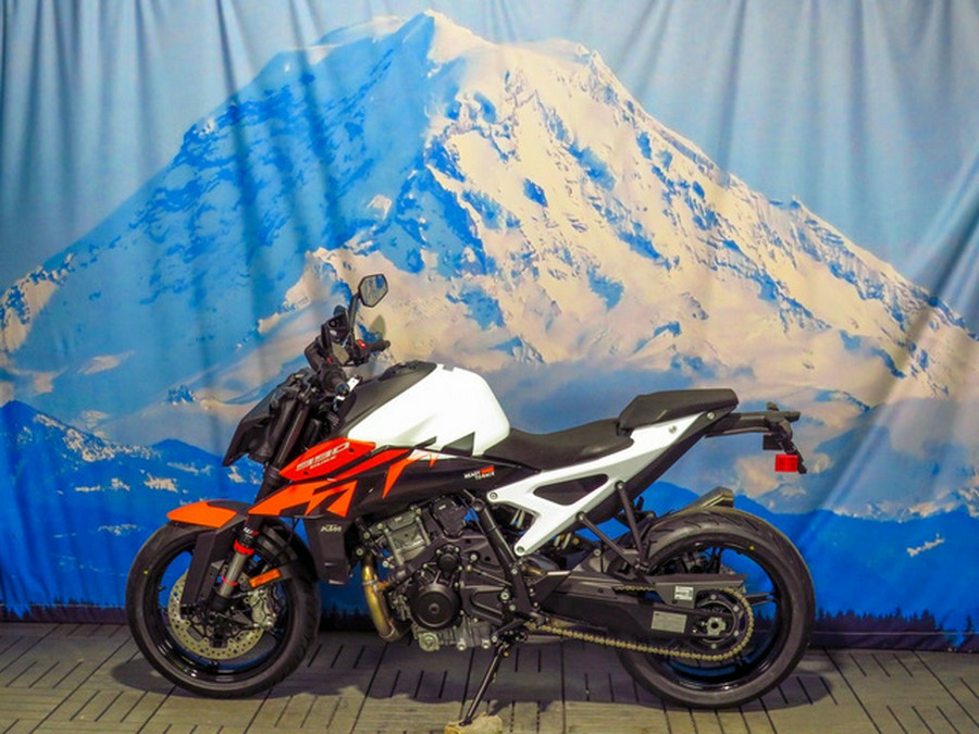 2027 KTM 990 DUKE