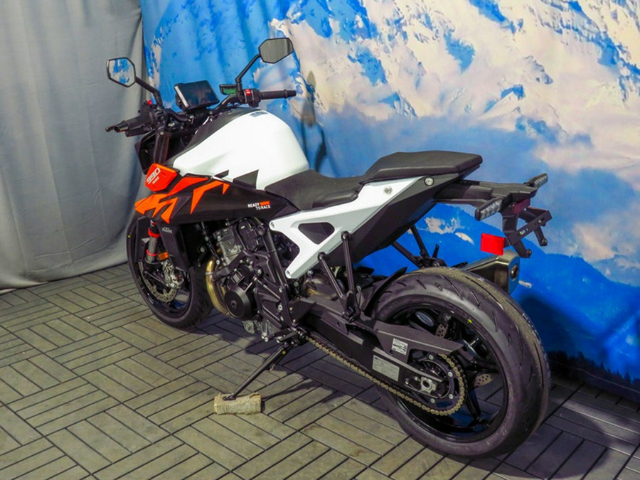 2027 KTM 990 DUKE