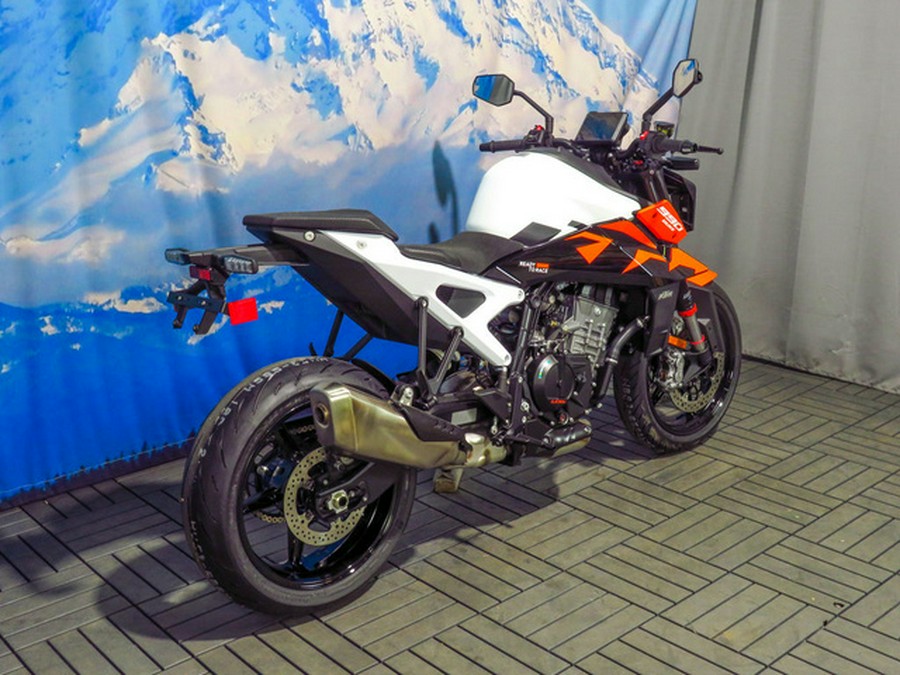2027 KTM 990 DUKE