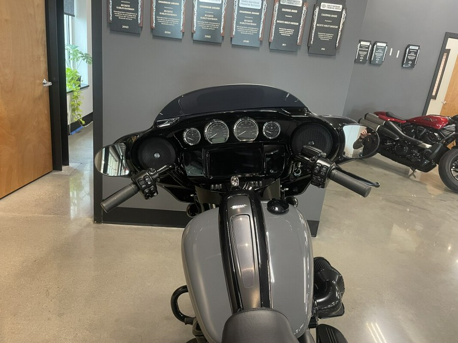 2022 Harley-Davidson® Street Glide® ST Gunship Gray